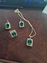 R review photo