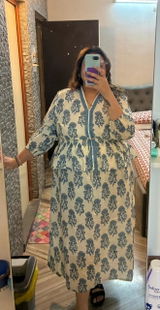 Akshita review photo