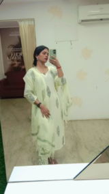 Neethu review photo