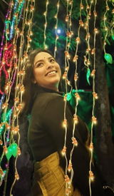 Nandini Roy review photo