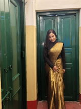 Nandini Roy review photo