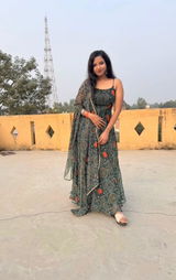 Divyanshsrivastava review photo