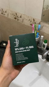 Navisha Chawla review photo