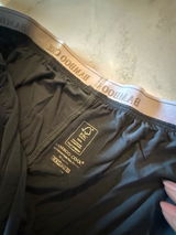 A. Strong review photo