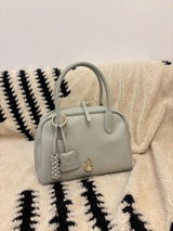 B Caricato review photo