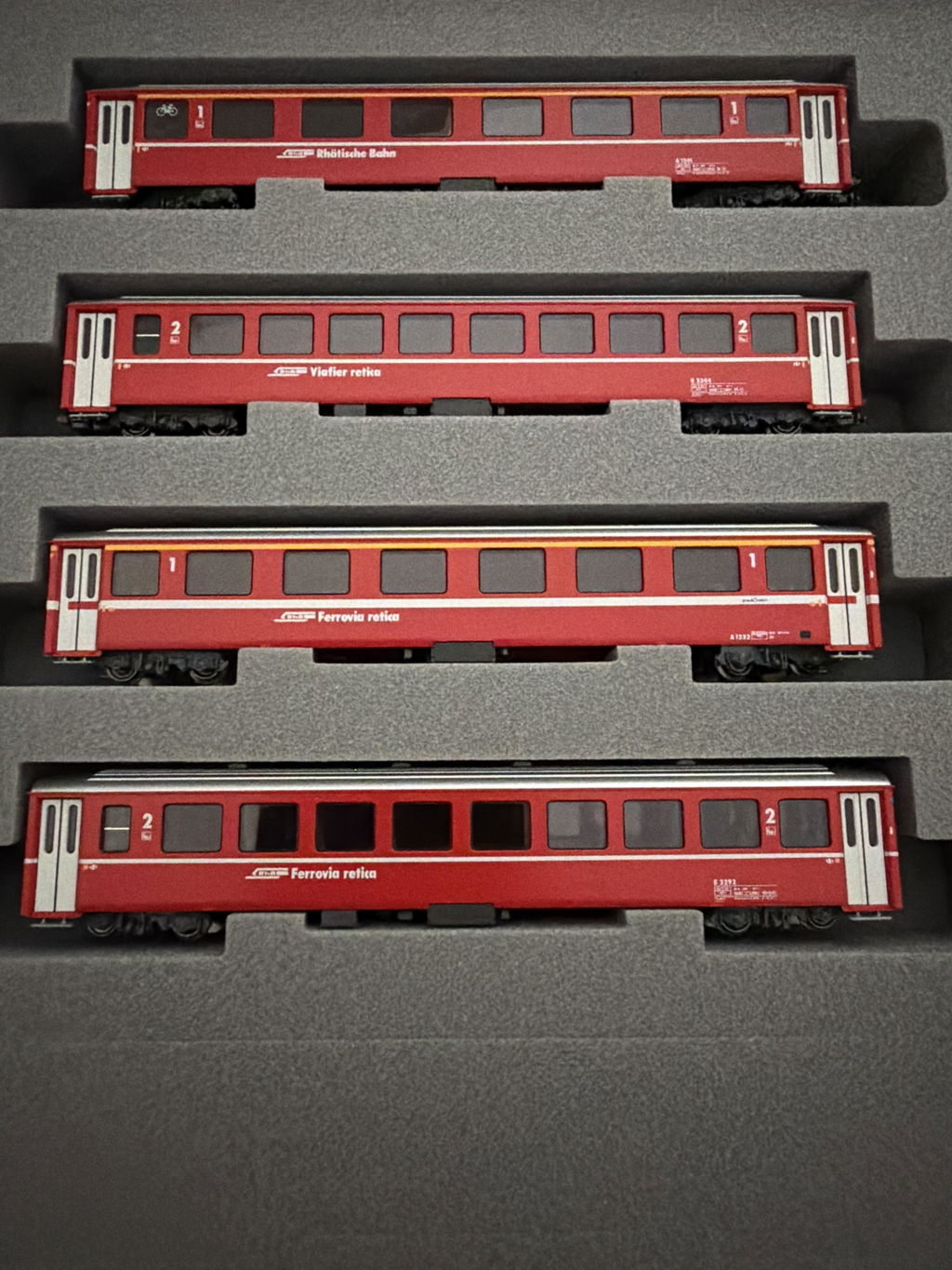 KATO 10-1414 Alpine Red Passenger Car EWⅠ Add-on Set (4 Cars)