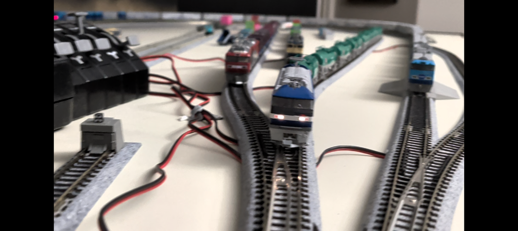 KATO 20-853 N Gauge M2 Endless Track with Waiting Line Basic Set Master 2