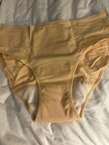 Dee review photo
