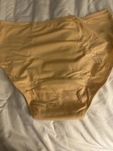 Dee review photo