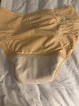 Dee review photo
