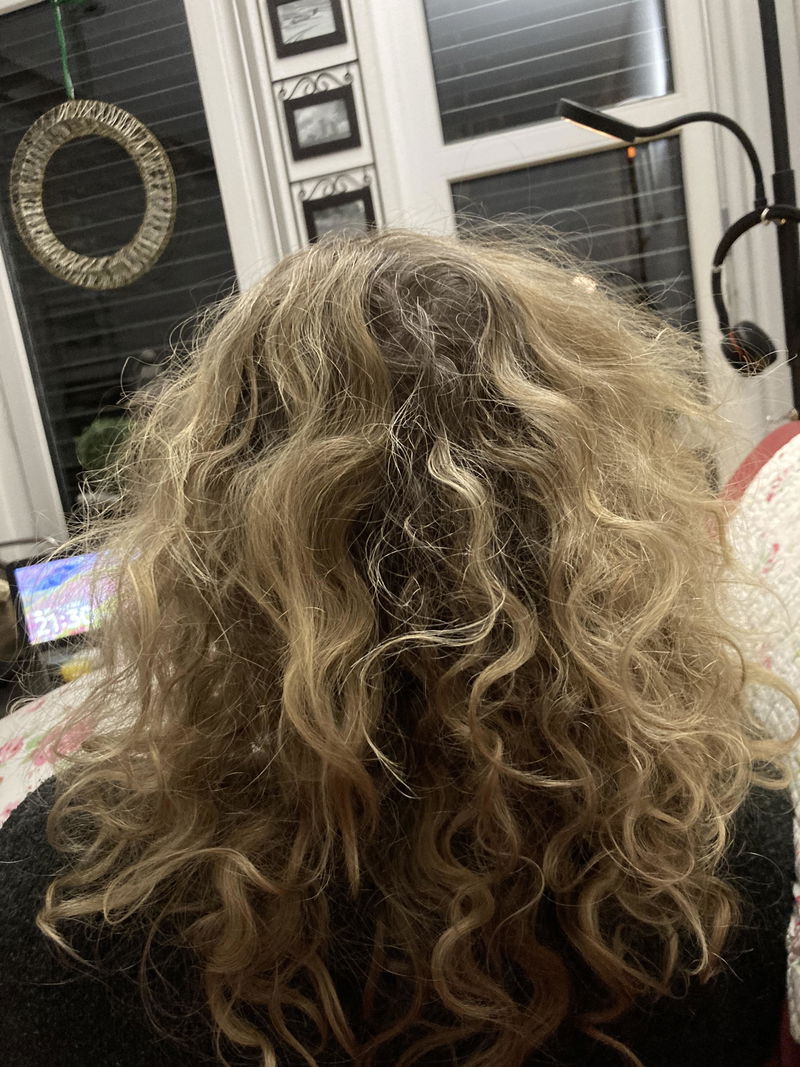 Foto der Kundin: lockiges, volles Haar
