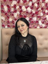 Adriana Serrano review photo