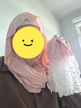 M. review photo