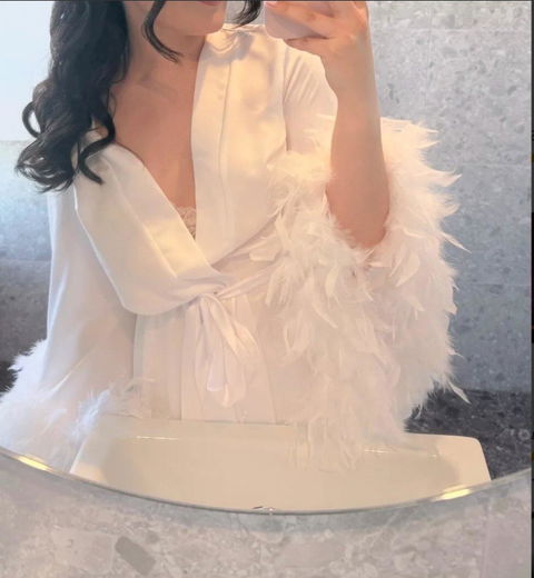 Feather bridal robe with train White