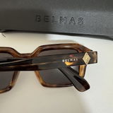 Leo review photo