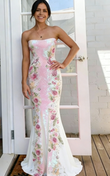 Arianna M review photo