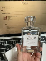 L**** review photo