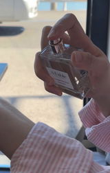 L**** review photo