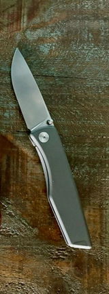 Russel Lucka review photo