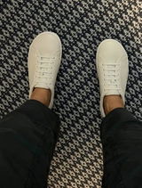 E R. review photo