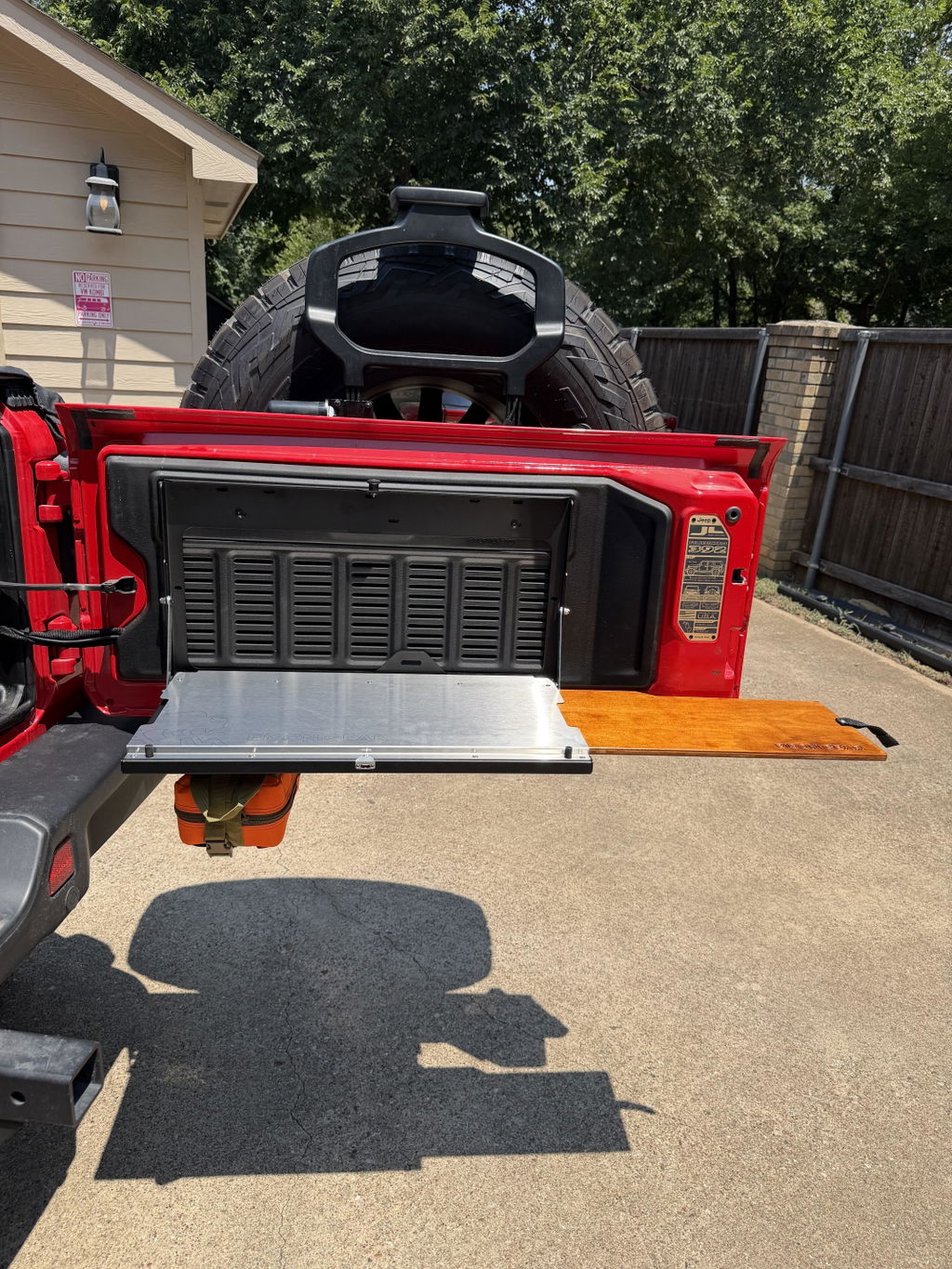 Drop Down Tailgate Table - JEEP Wrangler