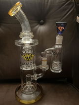 M. review photo
