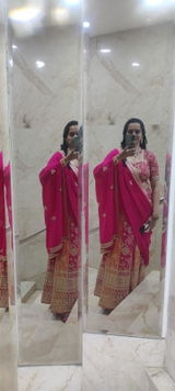 Eshita review photo