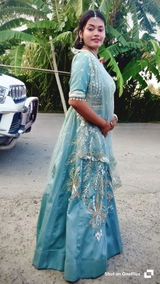 Anshika Arya review photo