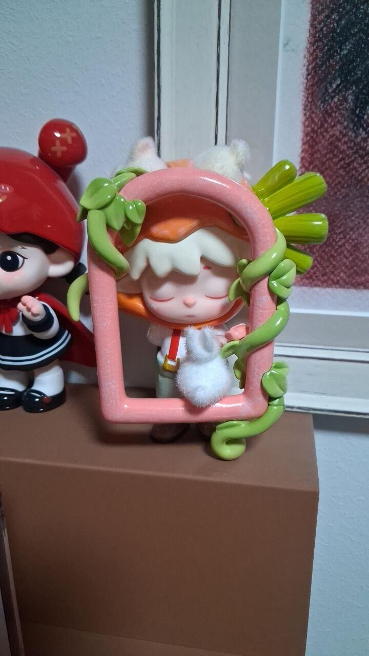 MIMI - Little World Sweet Conquests