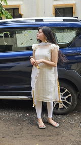 Diksha Sharma review photo