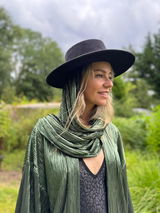 Manou review photo