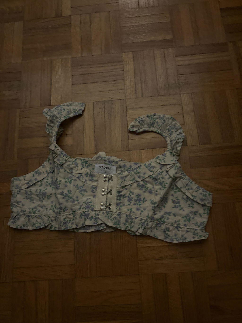 Isolde | Floral Crop Top w/ Front Hooks