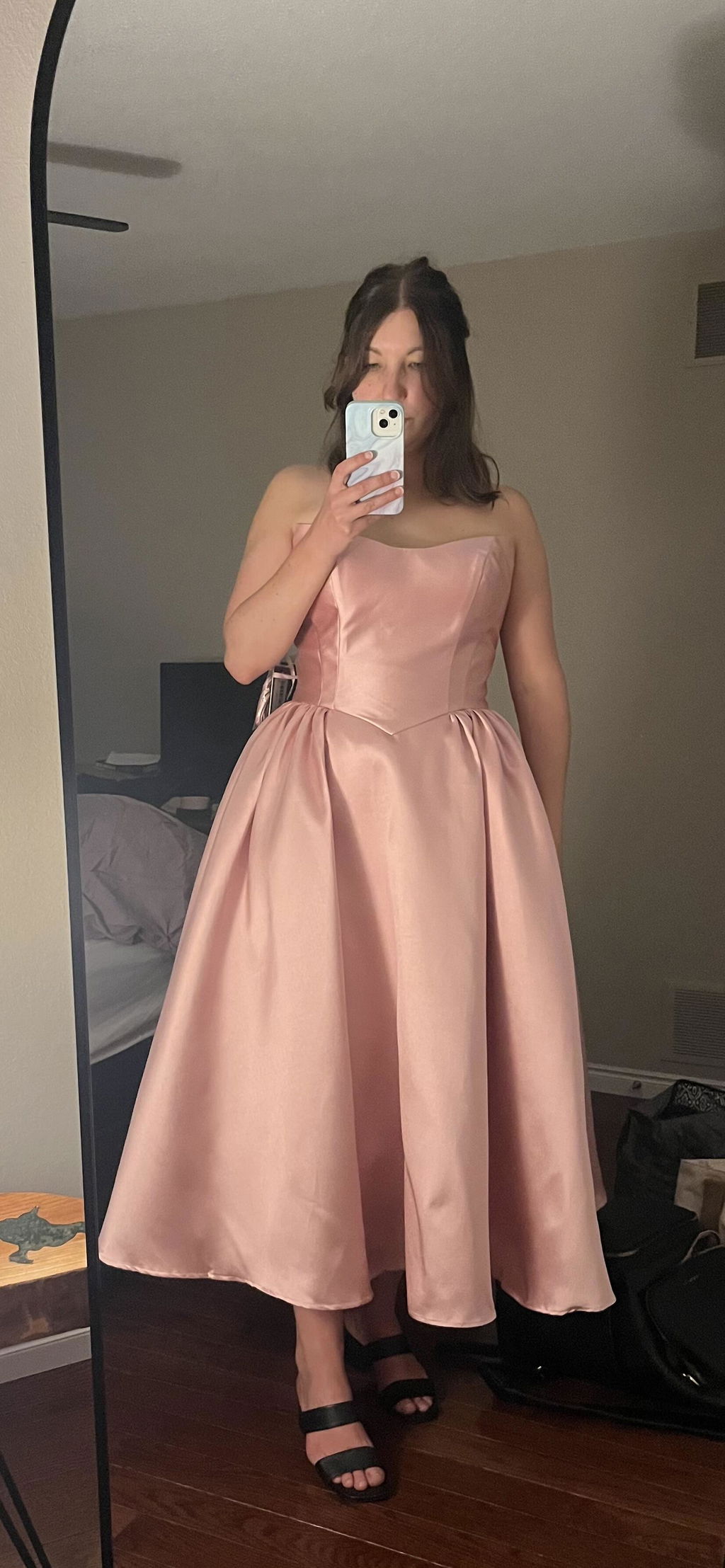 Thalya Blush | Long Satin Dress with Fitted Bodice and Pockets