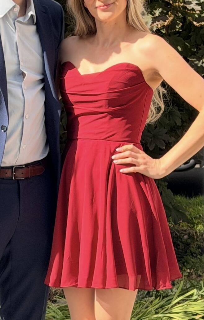 Tamy Burgundy | Short Chiffon Dress with Sweetheart Neckline