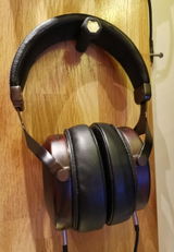L. review photo