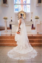 Cathedral Pearl Veil with Floral Cluster Lace Trim - Seraphina Pearl Blossom
