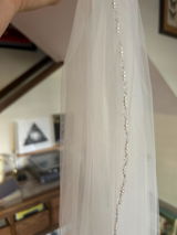 MESMERIZING Beaded Fingertip Veil (Pearls & Crystal Beads)
