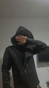 R review photo