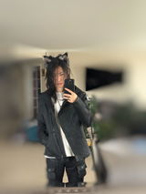 Leo review photo