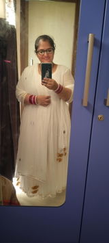 Shreya Arora review photo