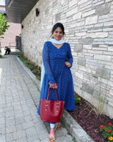 shalini mohanv review photo