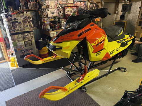 XPT Performance Trail Snowmobile Skis