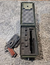 M. review photo