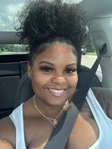 Monique Bachelor review photo