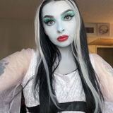 courtney r. review photo