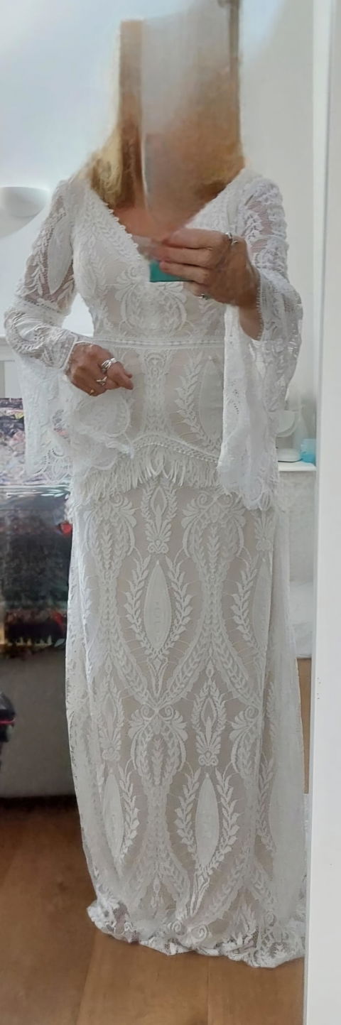Bohemia Vintage V-Neck Backless Lace Wedding Dress with Flare Sleeves for Women