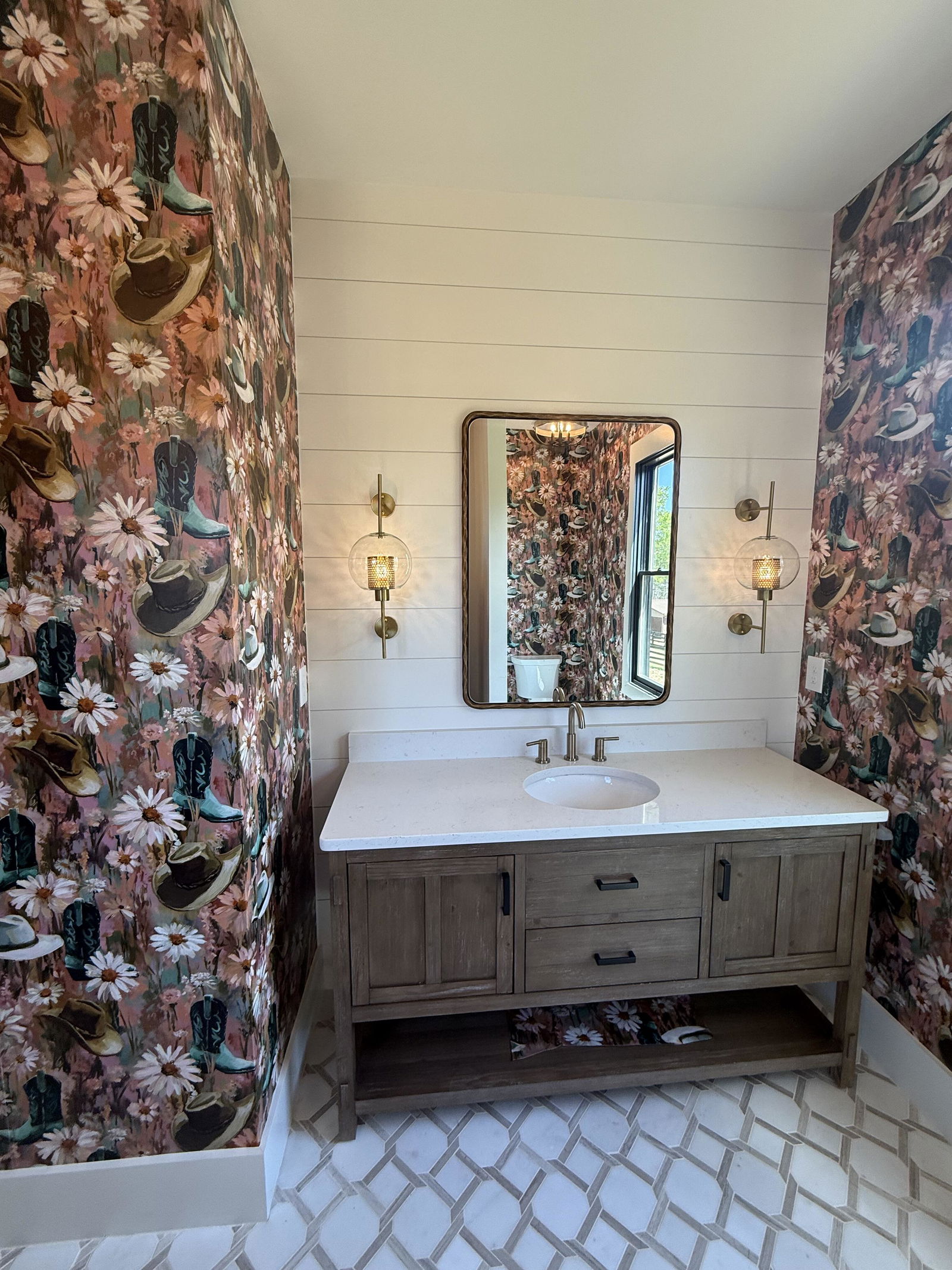 Customer photo from Kim Logan's Canvas & Ivy review