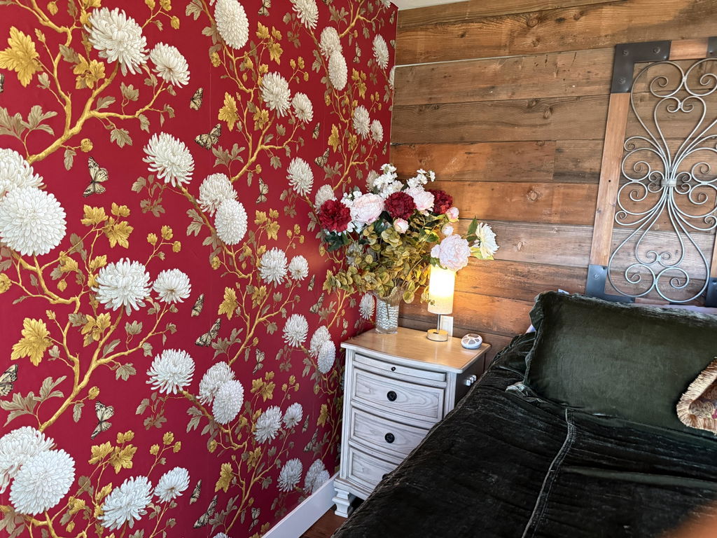 Customer photo from Lizabeth Rogers's Canvas & Ivy review