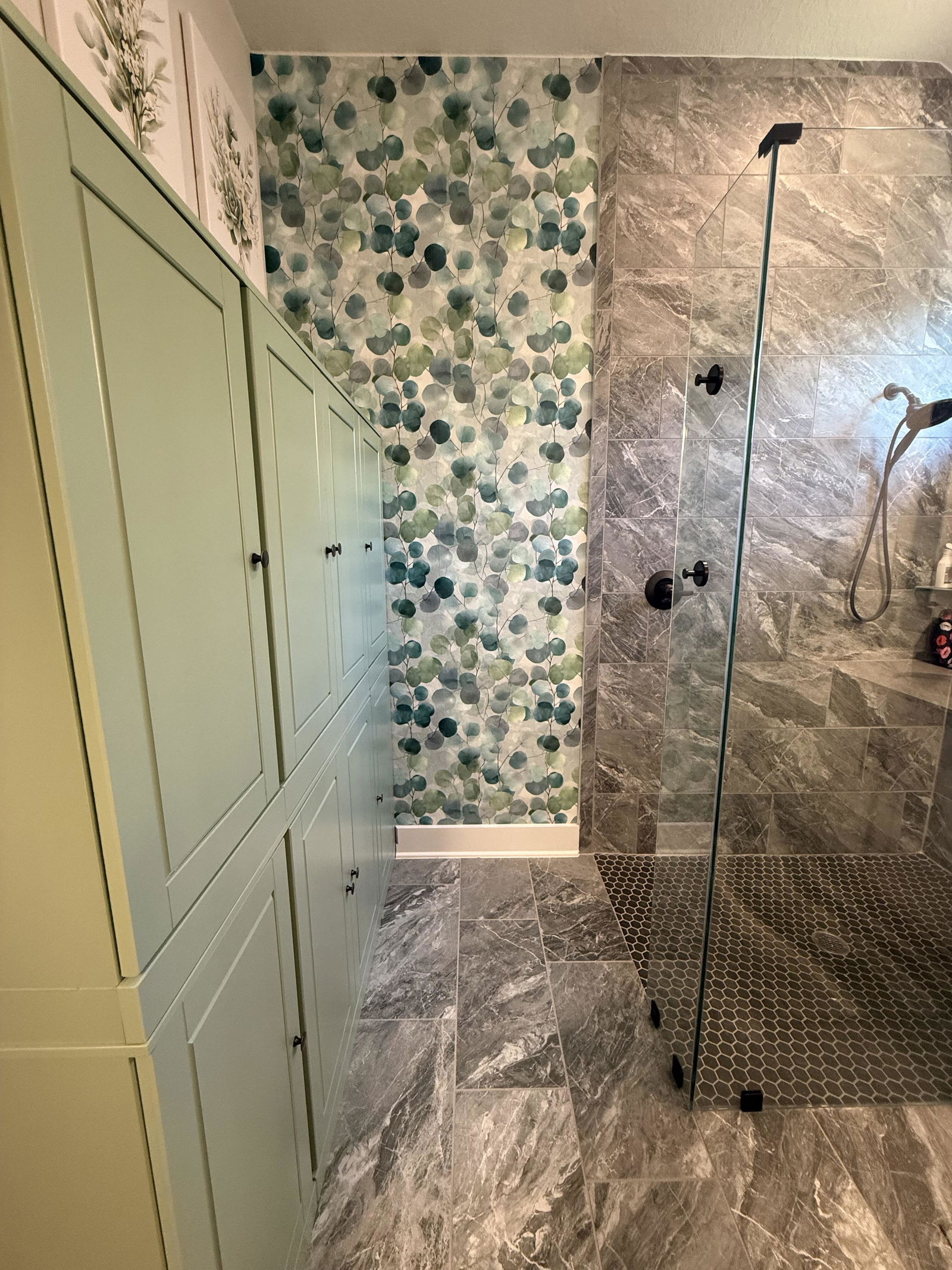 Customer photo from Sharon Gaitan's Canvas & Ivy review