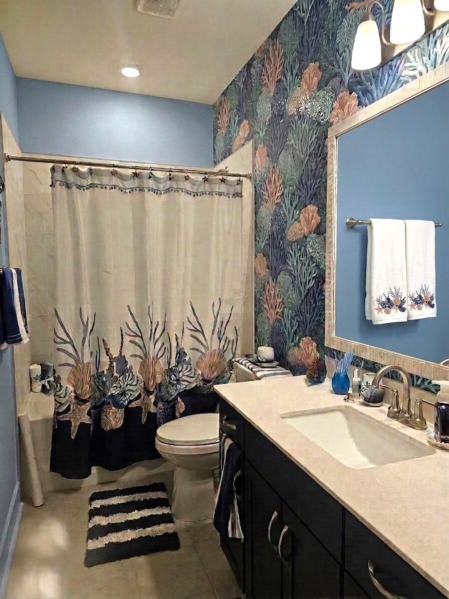 Customer photo from Marie Raymond's Canvas & Ivy review